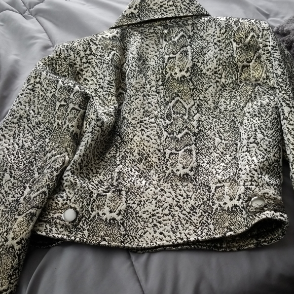Jacket - Picture 3 of 4